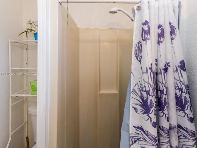 5524 Garfield St, Hollywood, FL 33021