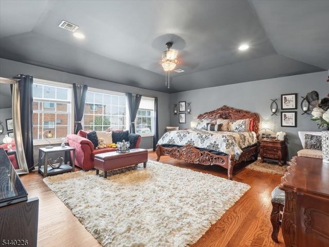 911 Worth Ave, Linden City, NJ 07036