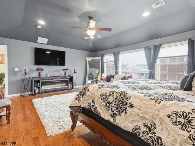 911 Worth Ave, Linden City, NJ 07036
