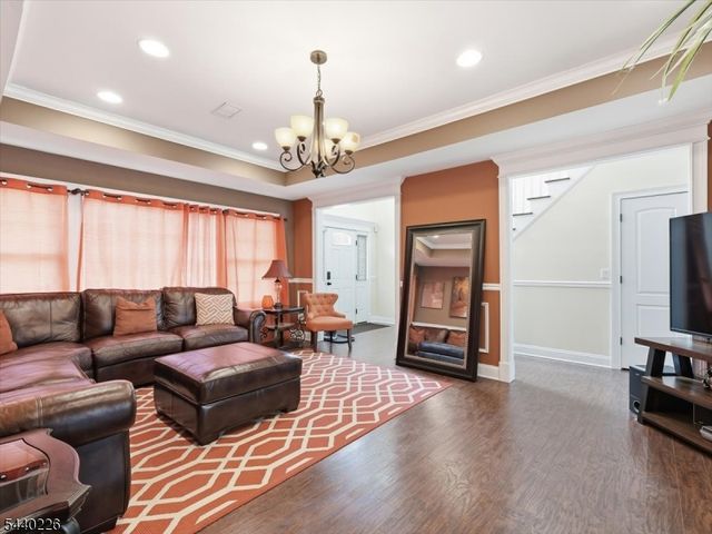911 Worth Ave, Linden City, NJ 07036