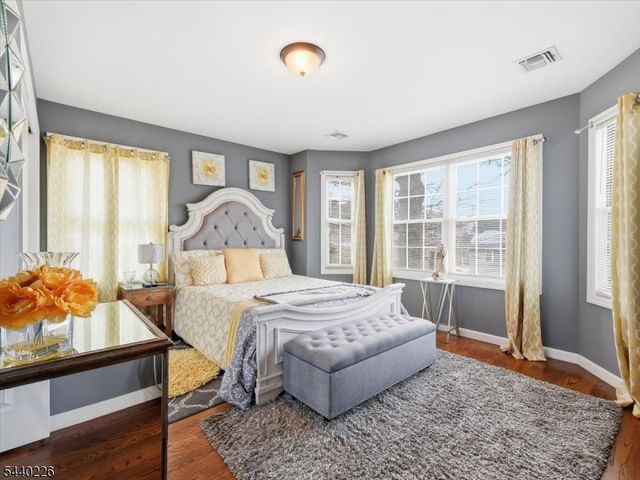 911 Worth Ave, Linden City, NJ 07036