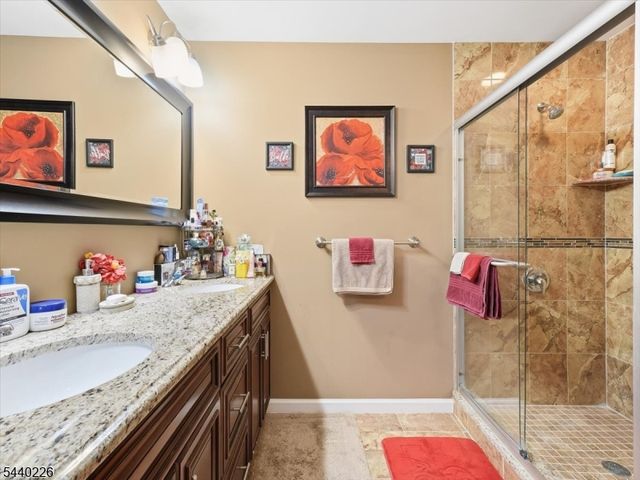911 Worth Ave, Linden City, NJ 07036