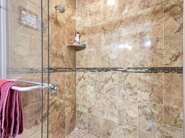 911 Worth Ave, Linden City, NJ 07036