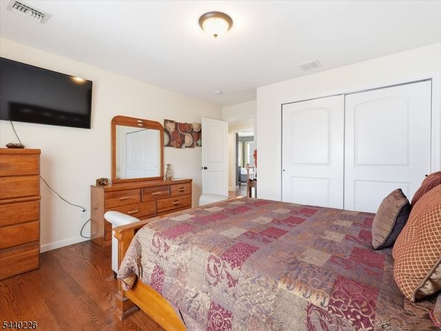 911 Worth Ave, Linden City, NJ 07036