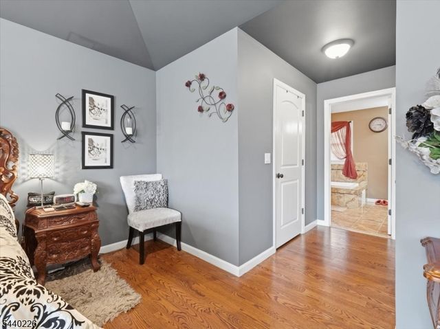 911 Worth Ave, Linden City, NJ 07036