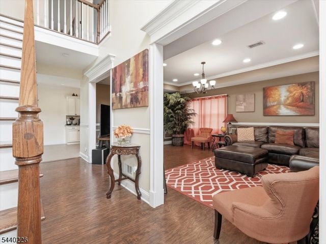 911 Worth Ave, Linden City, NJ 07036