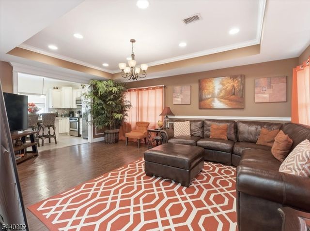 911 Worth Ave, Linden City, NJ 07036