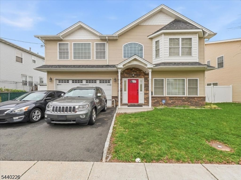 911 Worth Ave, Linden City, NJ 07036