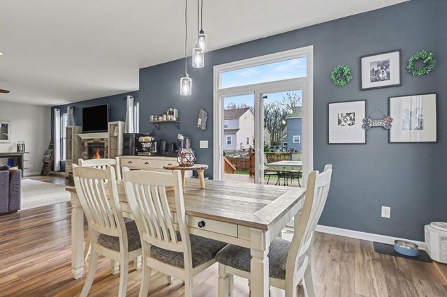 240 Glemsbury Drive, Delaware, OH 43015