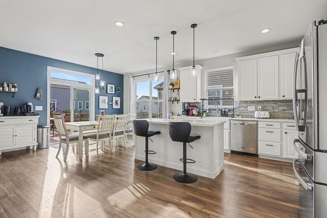 240 Glemsbury Drive, Delaware, OH 43015