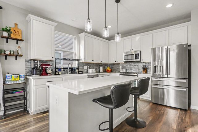 240 Glemsbury Drive, Delaware, OH 43015