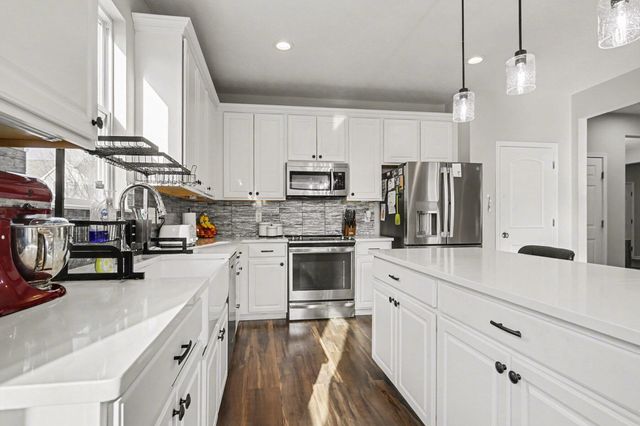 240 Glemsbury Drive, Delaware, OH 43015