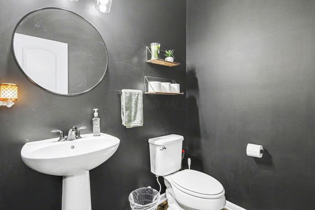 240 Glemsbury Drive, Delaware, OH 43015