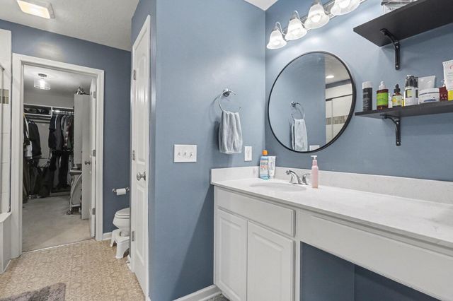 240 Glemsbury Drive, Delaware, OH 43015