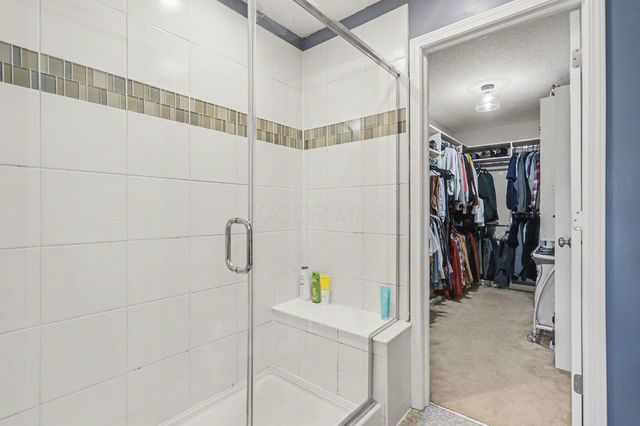 240 Glemsbury Drive, Delaware, OH 43015