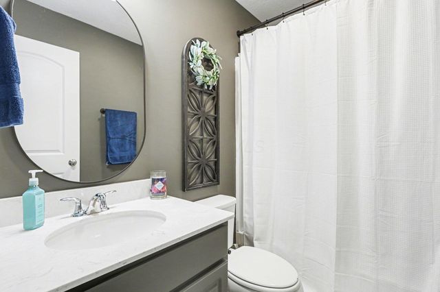 240 Glemsbury Drive, Delaware, OH 43015