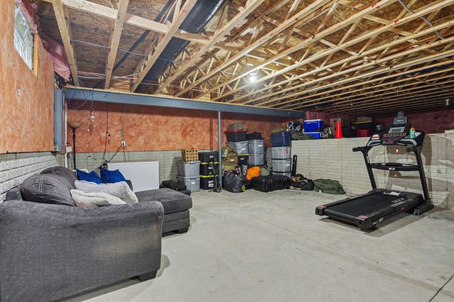 240 Glemsbury Drive, Delaware, OH 43015