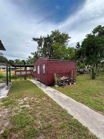 919 CR 482D, Lake Panasoffkee, FL 33538