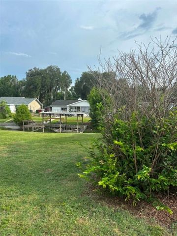 919 CR 482D, Lake Panasoffkee, FL 33538