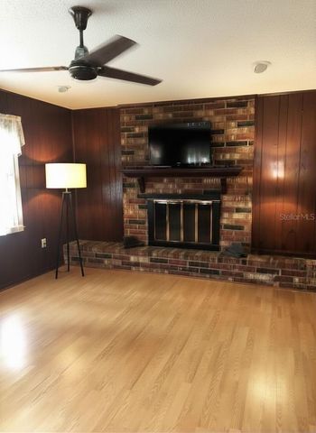 919 CR 482D, Lake Panasoffkee, FL 33538