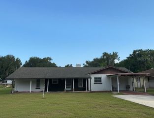 919 CR 482D, Lake Panasoffkee, FL 33538