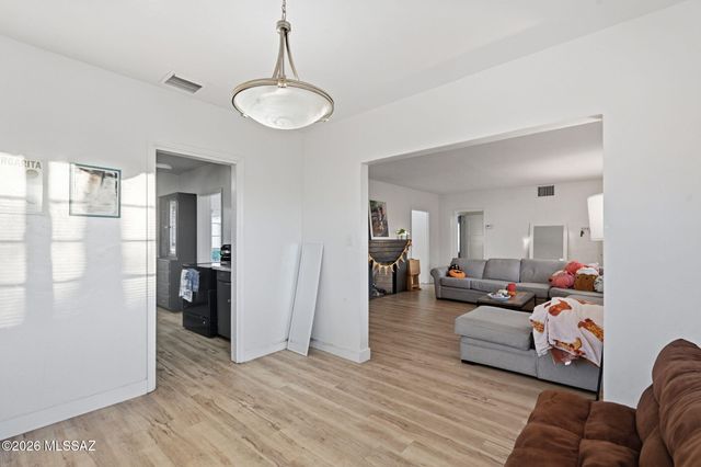 2050 N Campbell Avenue, Tucson, AZ 85719
