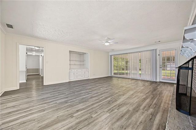 875 Hickory Oak Hollow, Roswell, GA 30075