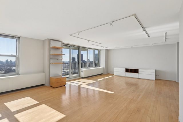 400 E Randolph Street 3719-20, Chicago, IL 60601