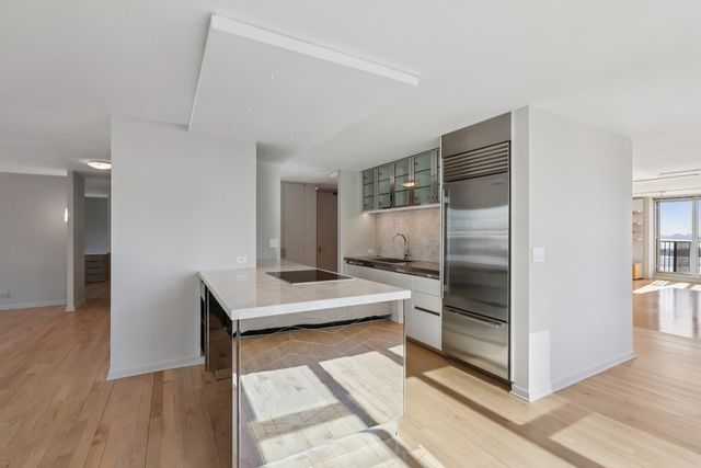 400 E Randolph Street 3719-20, Chicago, IL 60601