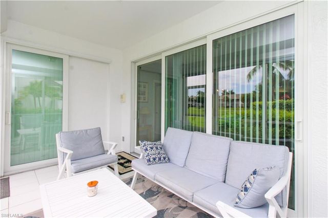 5964 Sand Wedge LN 301, Naples, FL 34110