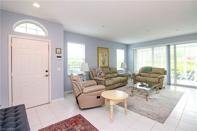 5964 Sand Wedge LN 301, Naples, FL 34110