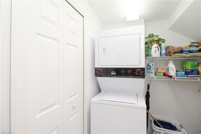 5964 Sand Wedge LN 301, Naples, FL 34110