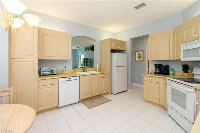 5964 Sand Wedge LN 301, Naples, FL 34110