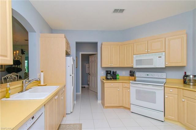 5964 Sand Wedge LN 301, Naples, FL 34110