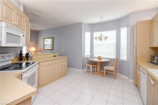 5964 Sand Wedge LN 301, Naples, FL 34110