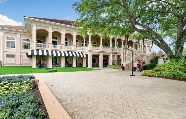 5964 Sand Wedge LN 301, Naples, FL 34110