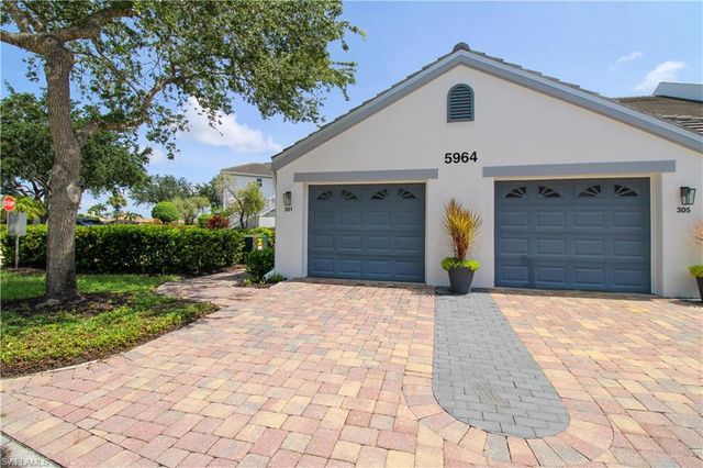 5964 Sand Wedge LN 301, Naples, FL 34110