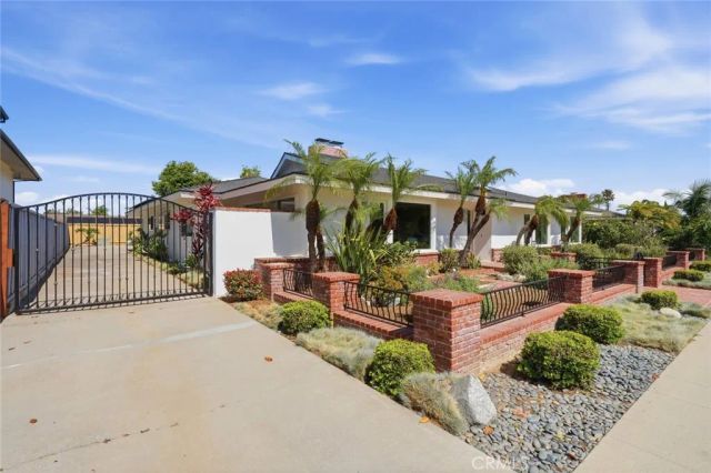 1839 Santiago, Newport Beach, CA 92660
