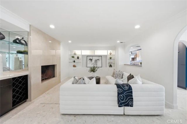 1839 Santiago, Newport Beach, CA 92660