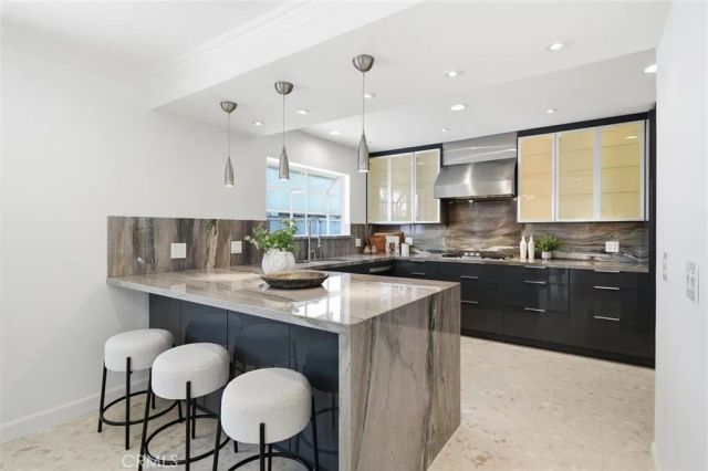 1839 Santiago, Newport Beach, CA 92660