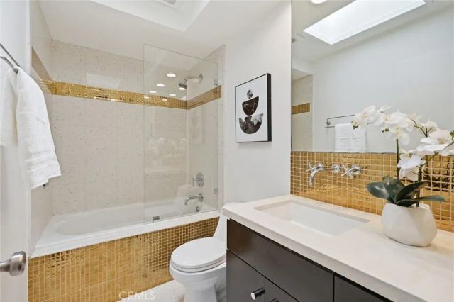 1839 Santiago, Newport Beach, CA 92660