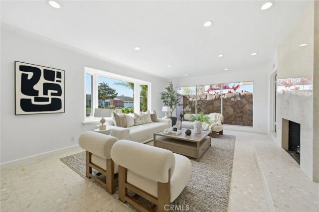 1839 Santiago, Newport Beach, CA 92660