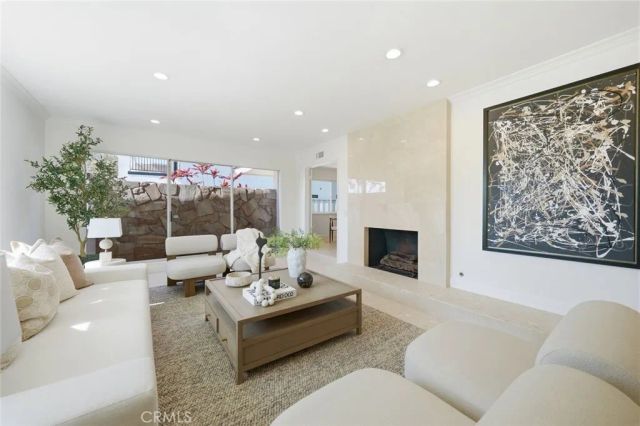1839 Santiago, Newport Beach, CA 92660