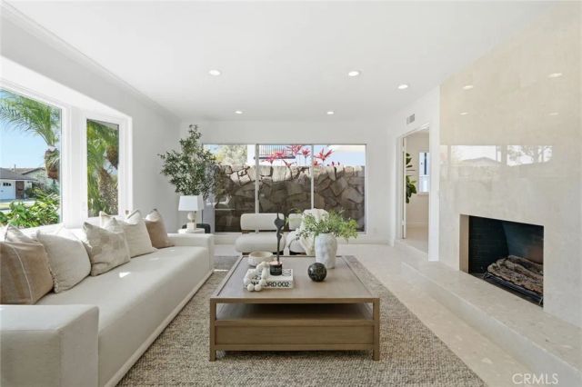 1839 Santiago, Newport Beach, CA 92660