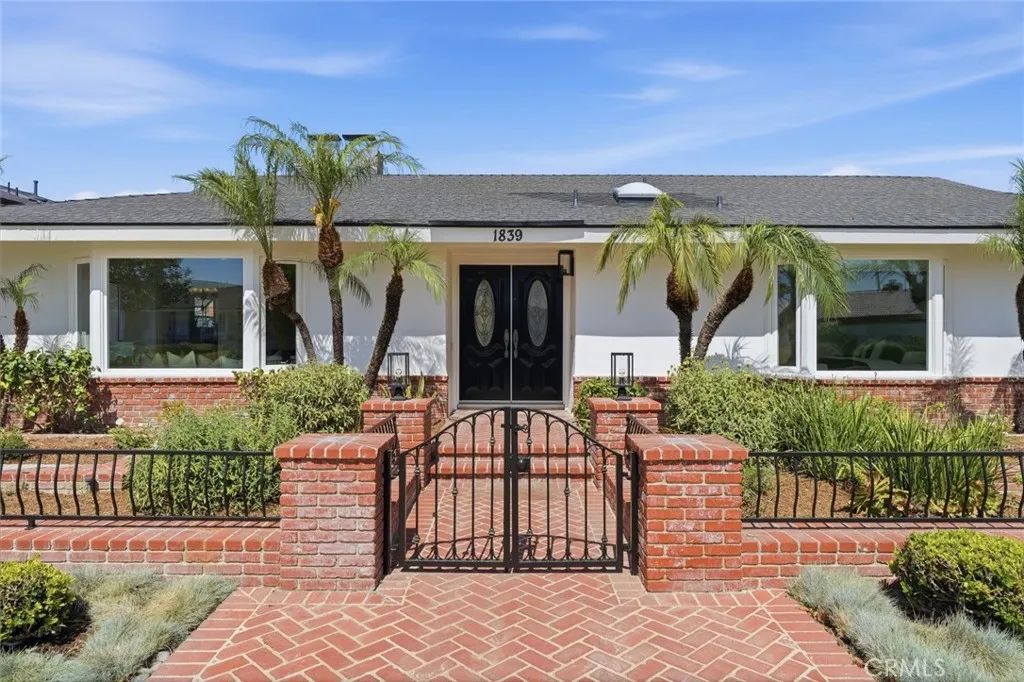 1839 Santiago, Newport Beach, CA 92660