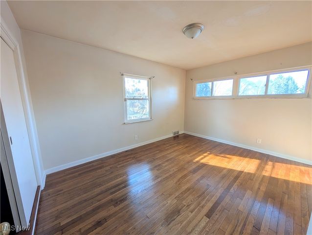 545 N Ray Drive, Zanesville, OH 43701