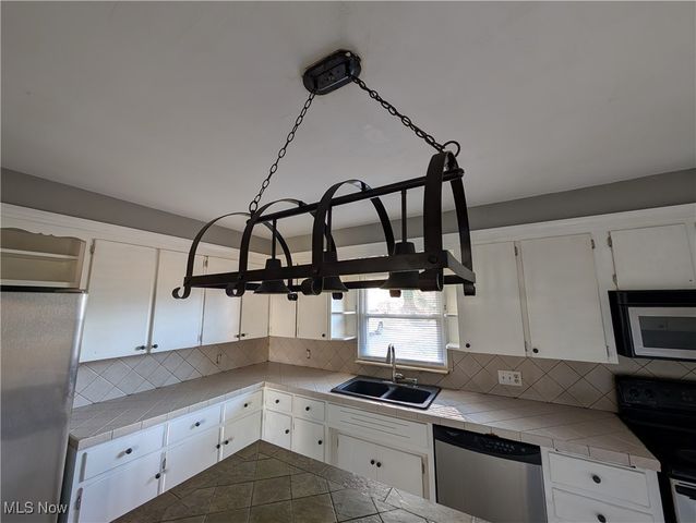 545 N Ray Drive, Zanesville, OH 43701