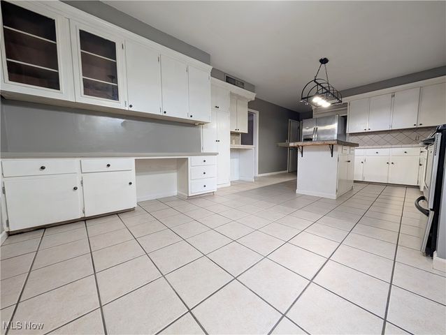 545 N Ray Drive, Zanesville, OH 43701