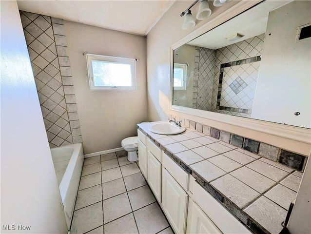 545 N Ray Drive, Zanesville, OH 43701