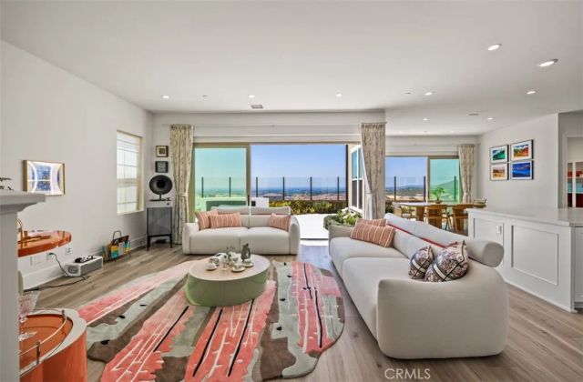 135 Oakstone, Irvine, CA 92618